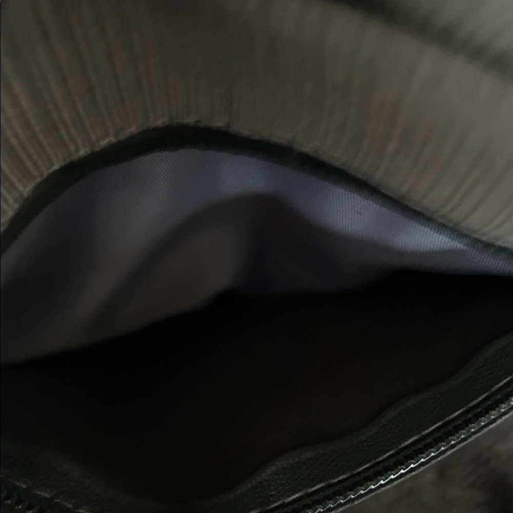 Gray Sling Bag NIP - Picture 6 of 7